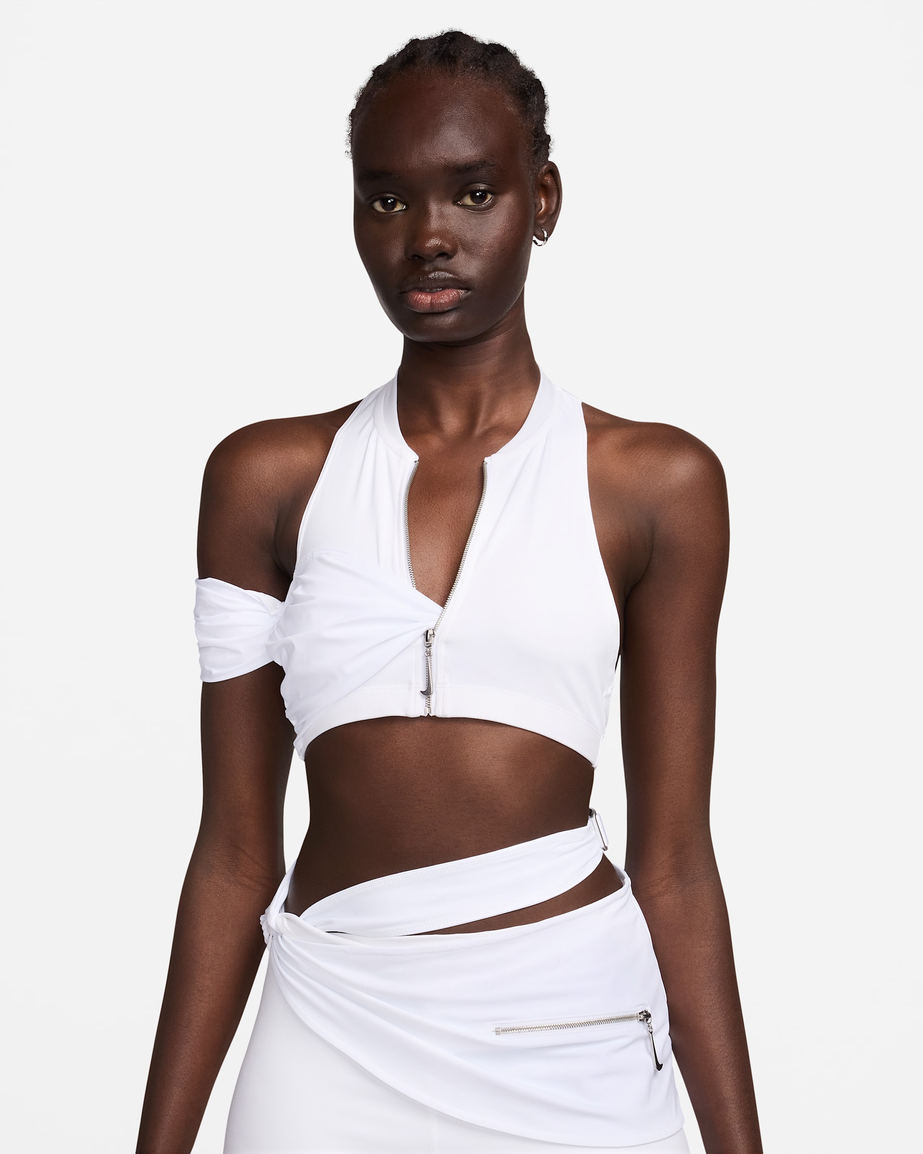 JACQUEMUS x Nike 豪華コラボ スポーツウェア ヨガ フィットネス パリとNikeアスリートにインスピレーションを得て、Nike x
